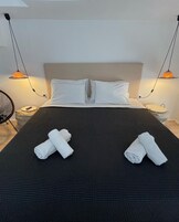 Apartment, Smoking | 2 bedrooms, desk