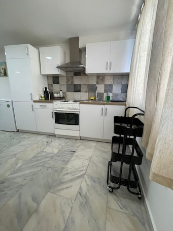 Apartment, Smoking | 2 bedrooms, desk