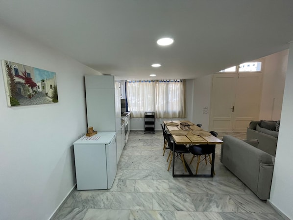 Apartment, Raucher | 2 Schlafzimmer, Schreibtisch