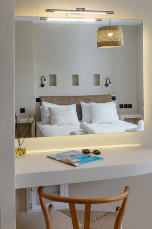Suite, Smoking | 7 bedrooms, soundproofing - Noe Rooms In Center Of Tinos (Tinos)