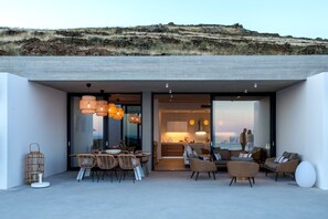 Villa | 3 bedrooms, desk