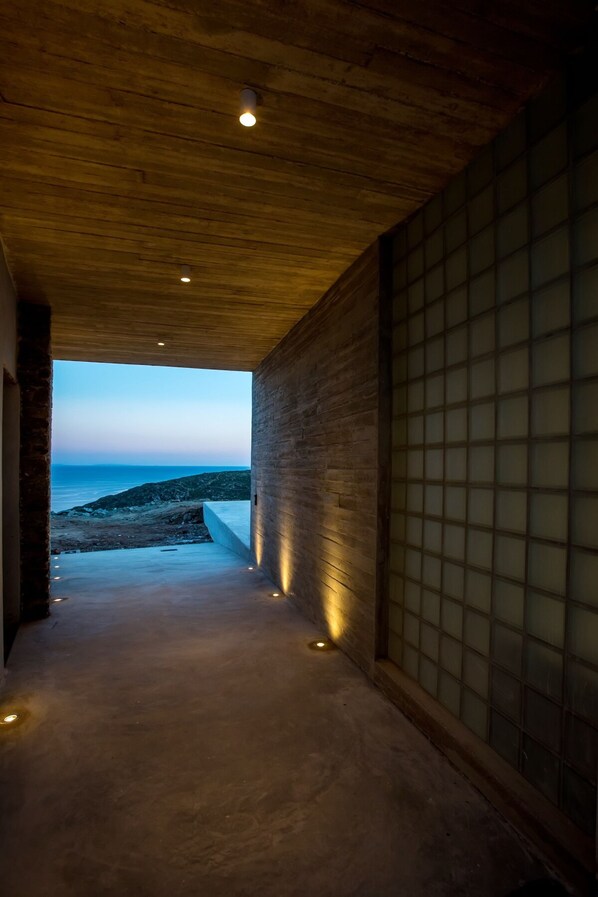 3 bedrooms, desk - Magic Cave Villa in Tinos (Tinos)