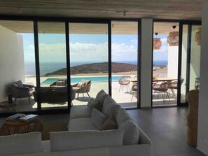 3 bedrooms, desk - Magic Cave Villa in Tinos (Tinos)