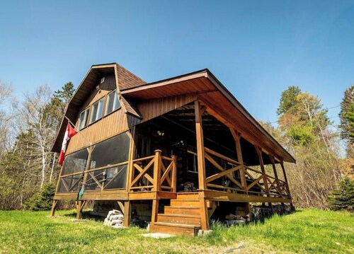 Riverside Cabin - sleeps 6

