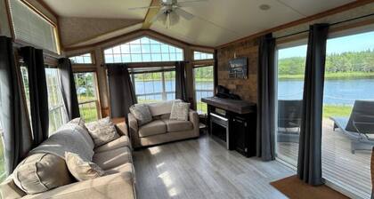 Private Waterfront Getaway