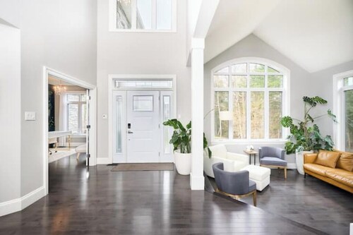 4 bedroom, Luxury Forest Oasis w/ Hot tub

