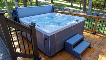 Bain à remous extérieur