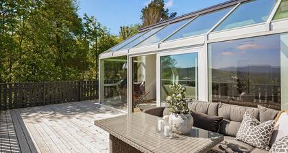 Glass front, Terrace, 7 min to Ski Champ