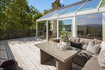 Glass front, Terrace, 7 min to Ski Champ