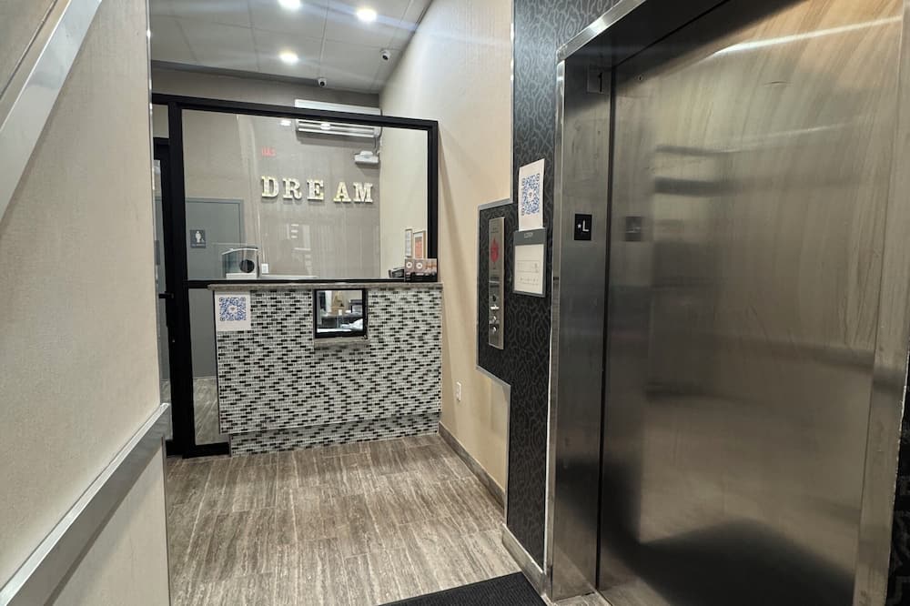 Dream Hotel Bronx