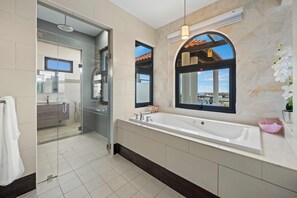 Vila (5 Bedrooms) | Comodidades da propriedade