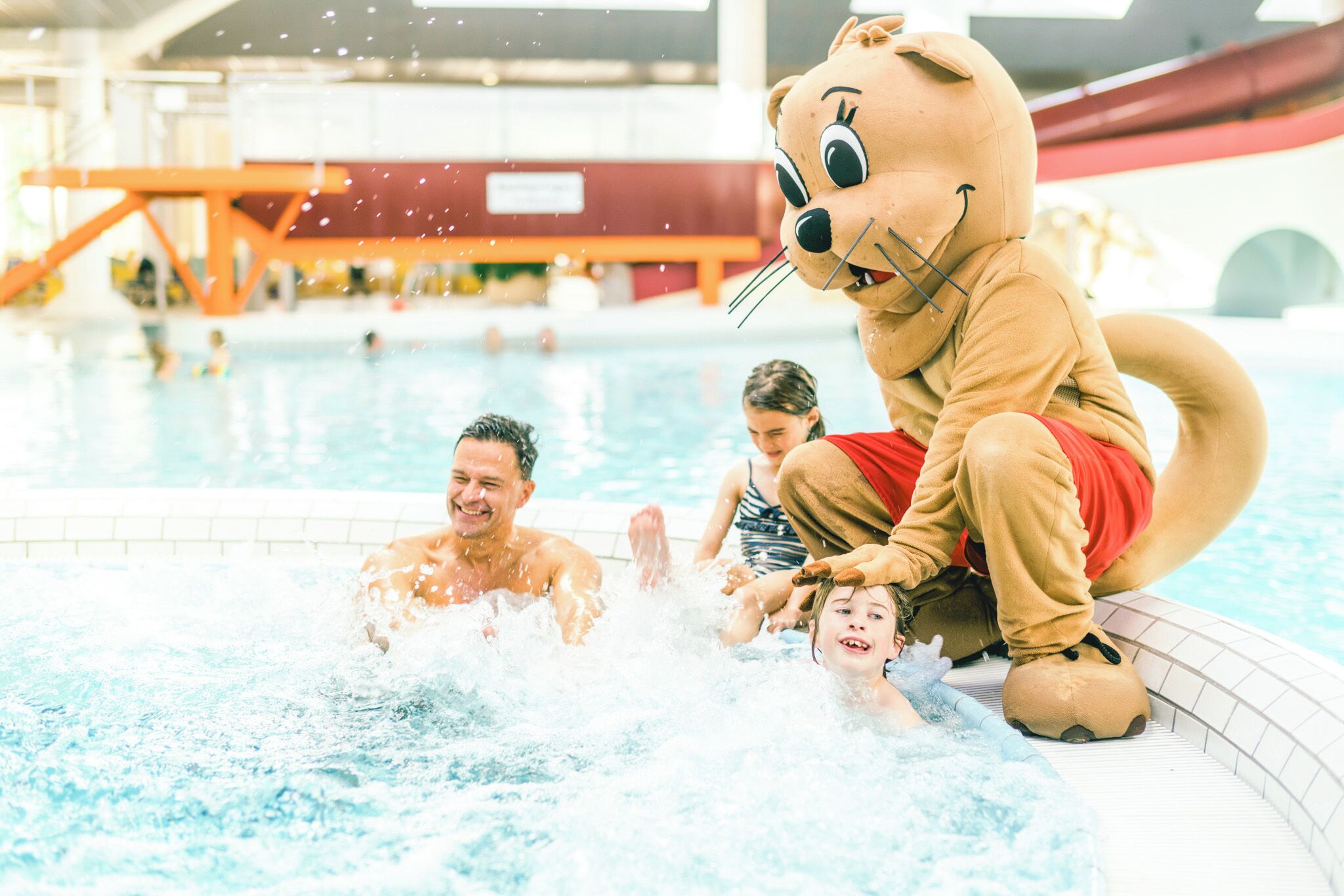 6 Innenpools, 6 Außenpools, Cabañas (gegen Gebühr), Sonnenschirme