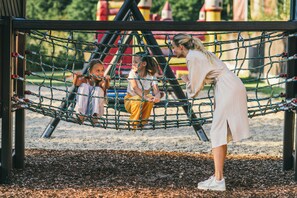 Children’s play area – outdoor