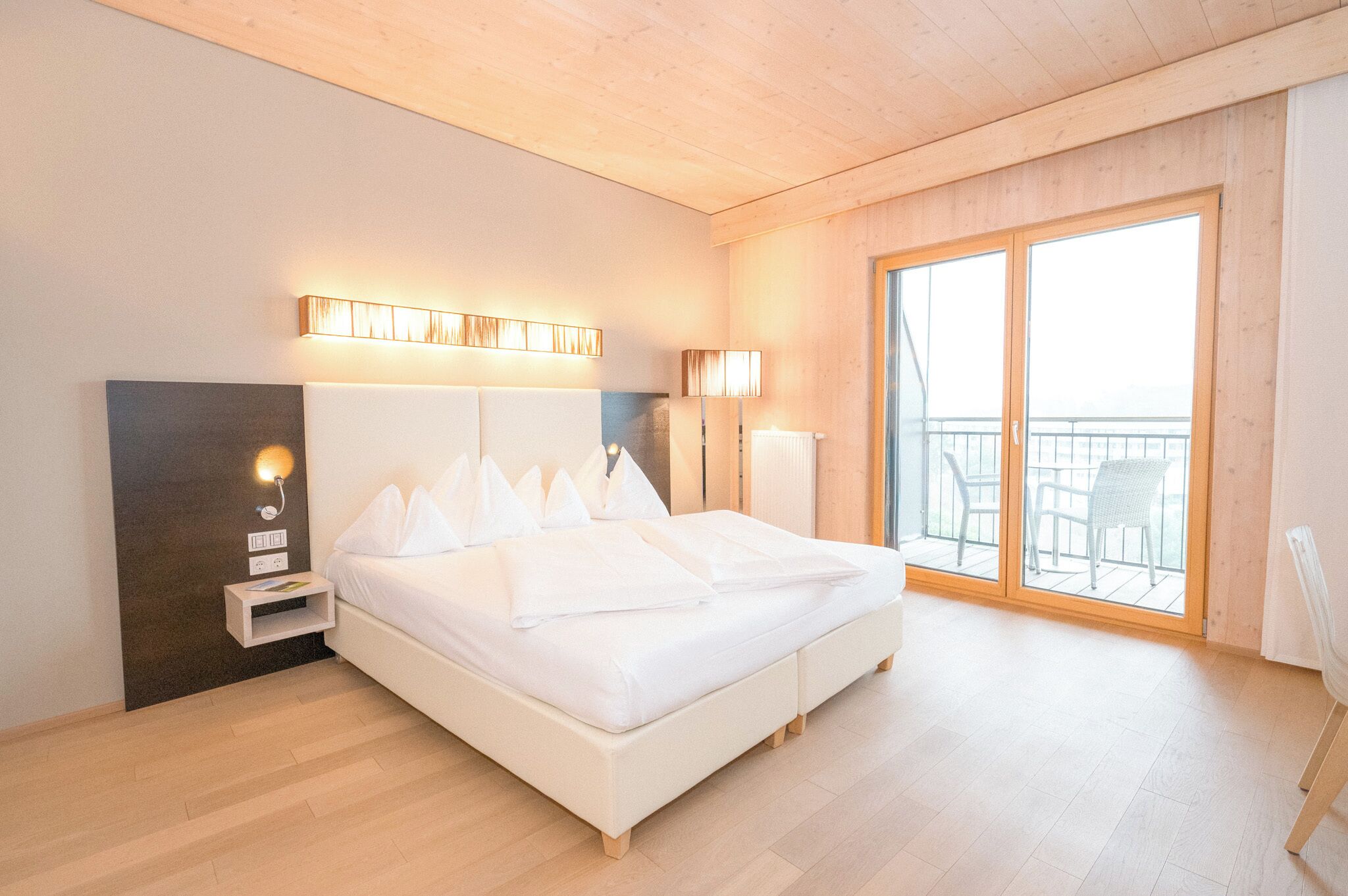 Loftsleilighet – comfort | Allergitestet sengetøy, minibar, safe på rommet og skrivebord