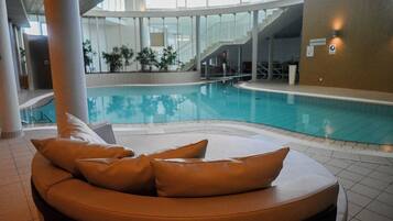 Couples treatment room(s), sauna, hot tub, steam room, body treatments
