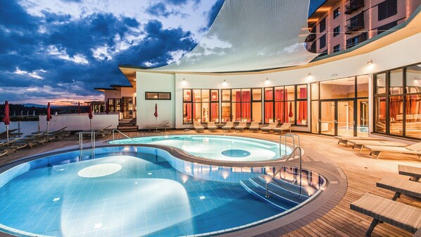 6 indoor pools, 6 outdoor pools, cabanas (surcharge), pool umbrellas - Allegria Resort Stegersbach (Stegersbach)