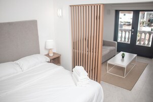 Individually furnished, desk, laptop workspace, free WiFi