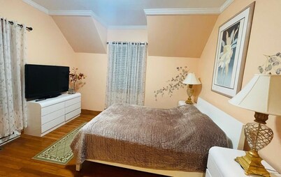 Charming 1-bedroom apartment in Carmel with WiFi, AC