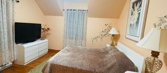 Charming 1-bedroom apartment in Carmel with WiFi, AC