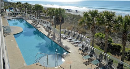 Spacious Oceanfront 3BR 3BA at Crescent Shores - Pools, Lazy River & Stunning Views