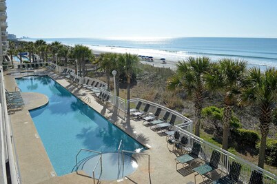 Spacious Oceanfront 3BR 3BA at Crescent Shores - Pools, Lazy River & Stunning Views