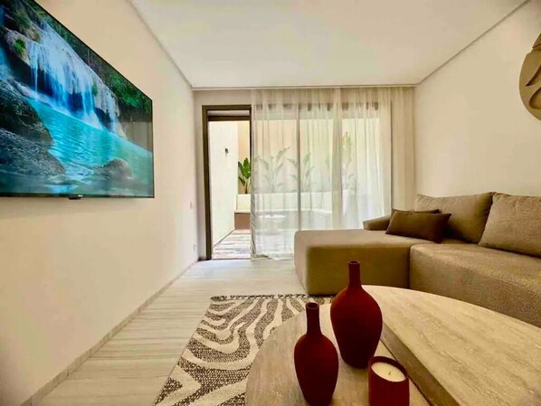 Living area - Casa TIGA master bedroom Gueliz terrace + parking (Marrakech)