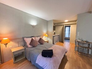 1 bedroom, free WiFi, bed sheets