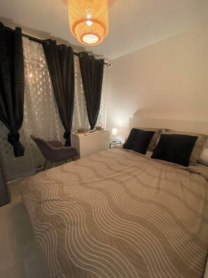 1 bedroom, WiFi, bed sheets