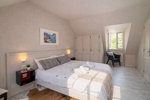 2 室のベッドルーム、アイロン / アイロン台、ベッドシーツ