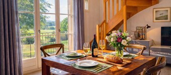 Pretty T3 at the foot of the golf course - The 19th Hole