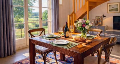 Pretty T3 at the foot of the golf course - The 19th Hole