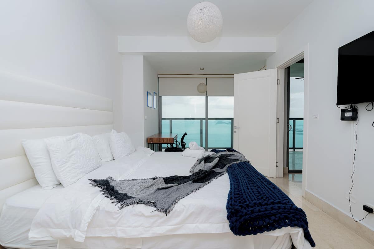 Deluxe Apartment | 2 bedrooms, individually decorated, individually furnished, desk