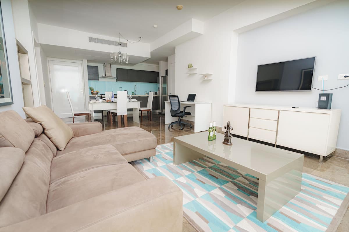 Comfort Apartment | Living area | Smart TV