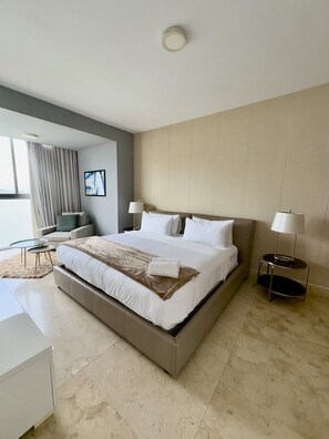 Apartamento premier | Individualmente decorados, individualmente mobiliados, escrivaninha