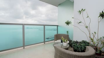 Deluxe Apartment | Terrace/patio