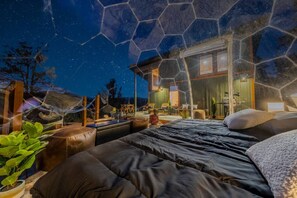 5 bedrooms, iron/ironing board, free WiFi, bed sheets