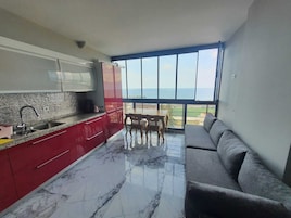 Apartamento Deluxe, 3 habitaciones, vistas al mar | Cocina privada