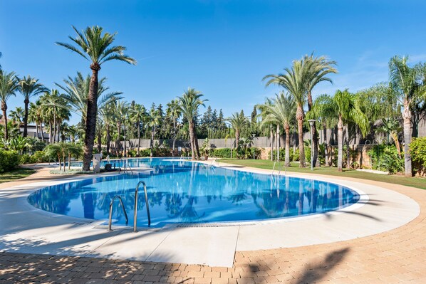Apartment | 3 bedrooms - Stylish Apartment With Pool in Marbella - Ref M51 (Marbella)