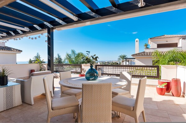 Apartment | 3 bedrooms - Stylish Apartment With Pool in Marbella - Ref M51 (Marbella)