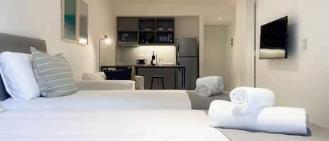 1 bedroom, in-room safe, desk, iron/ironing board