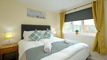 2 bedrooms, iron/ironing board, WiFi, bed sheets