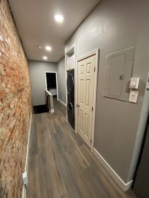 2 bedrooms, WiFi, bed sheets - Modern 2-bedroom with WiFi, AC, Heat, near Philadelphia Zoo / Fairmount Park. (Philadelphia)