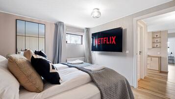 2 bedrooms, iron/ironing board, free WiFi, bed sheets