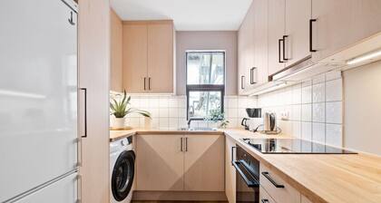 Inviting 2BR Haven in the Heart of the Suburbs