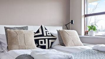 2 bedrooms, iron/ironing board, free WiFi, bed sheets