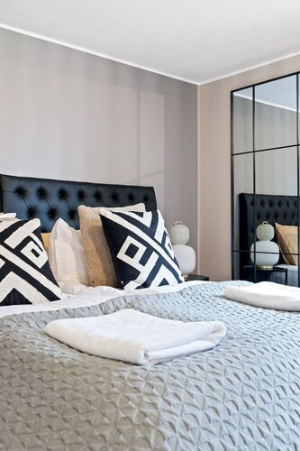 Inviting 2BR Haven in the Heart of the Suburbs