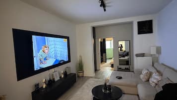 Smart TV, video games, stereo