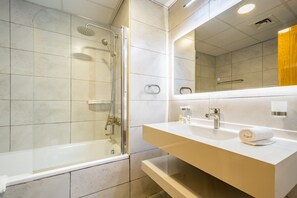 Hårtørrer, håndklæder, Sæbe, Shampoo
