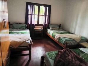 Casa clásica, varias camas, cocina, vistas al jardín | 2 dormitorios, ropa de cama hipoalergénica, wifi gratis y ropa de cama