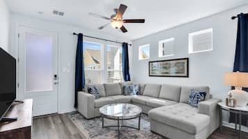 House, Multiple Beds, Patio, Garden View (Garten Haus) | Living area | 42-inch flat-screen TV with digital channels